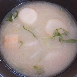 水菜とレンコンとお麩、もやしの味噌汁